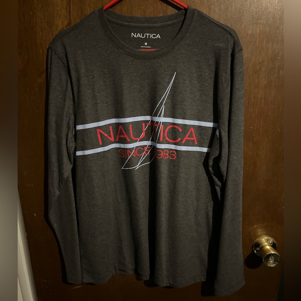 Men’s nautica long sleeve shirt brand new with no tags Size M
